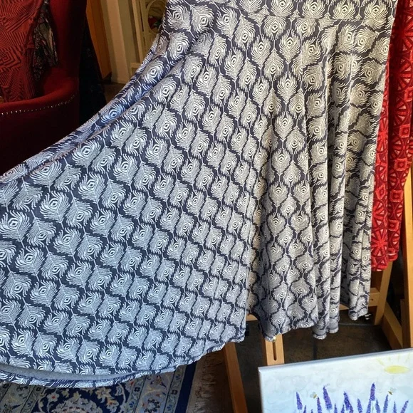 LulaRoe Nicole dresses x2 bundle size LARGE - Picture 4 of 9